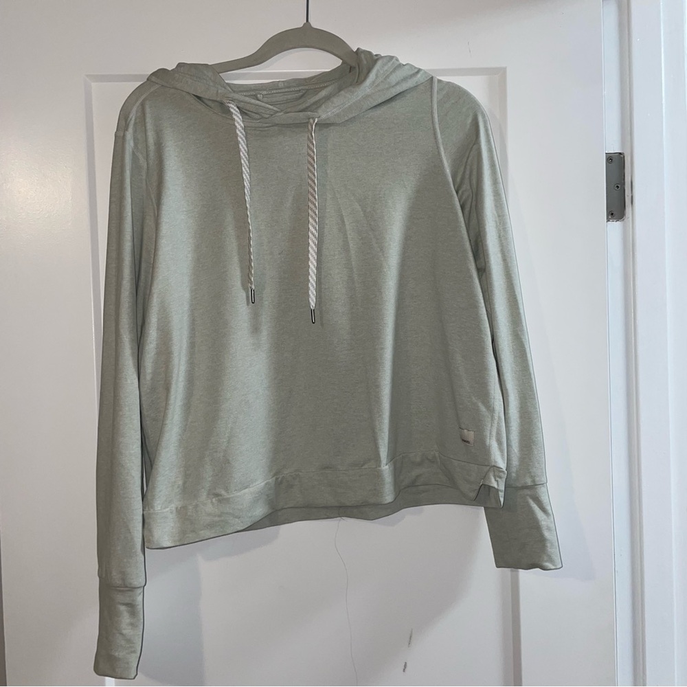 Vuori Pull Over Essential Hoodie Medium
